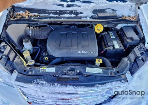 2014 Chrysler Town & Country Touring из США, поврежденный, VIN 2C4RC1BGXER159717